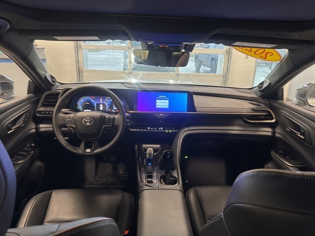 2025 Toyota Crown Signia XLE photo 18