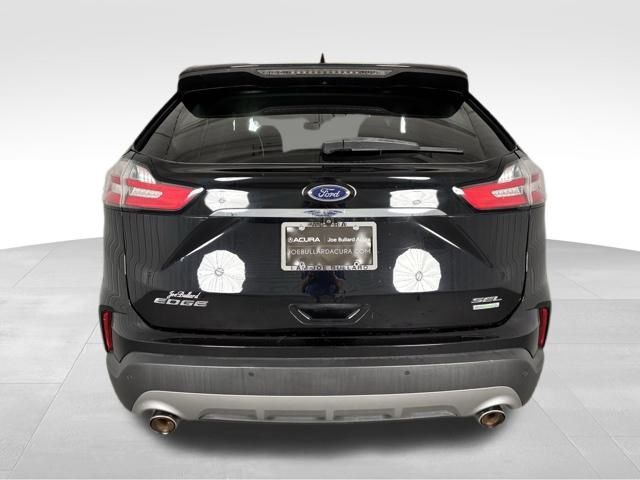 2019 Ford Edge SEL photo 2