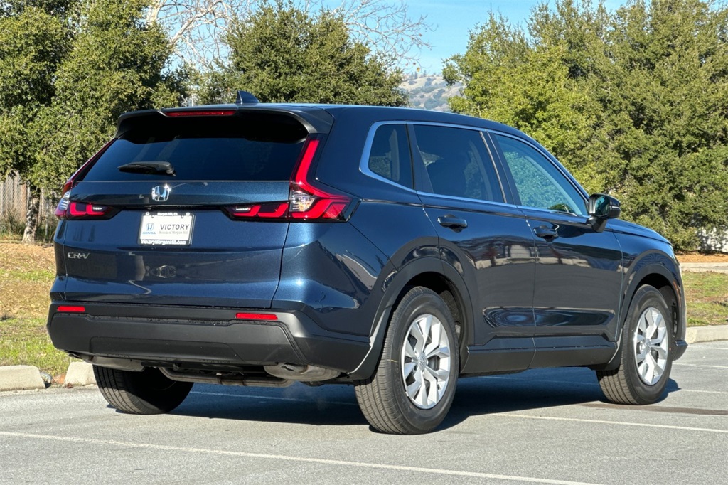 2025 Honda CR-V LX photo 4