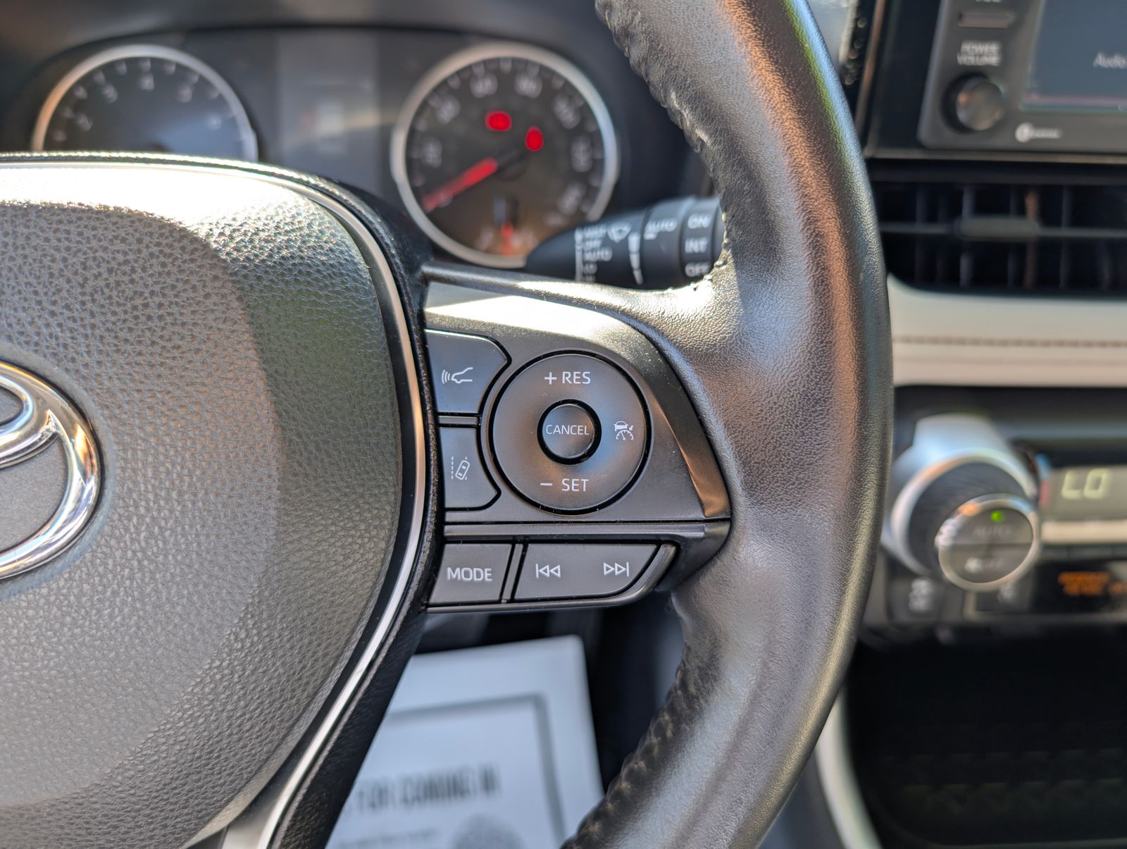2020 Toyota RAV4 XLE photo 18