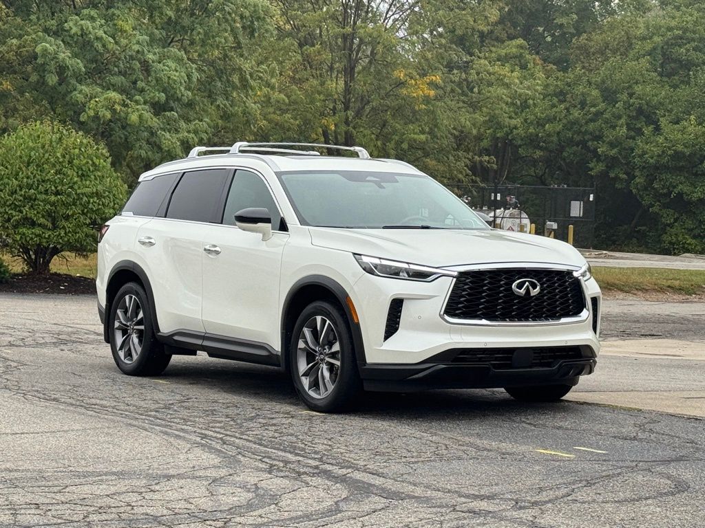 2025 INFINITI QX60 LUXE's photo