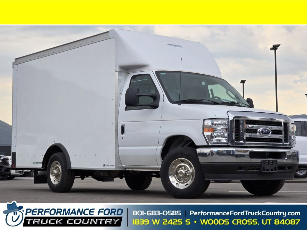 2025 Ford E-Series Cutaway Base's photo