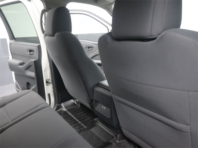 2022 Nissan Frontier S photo 27