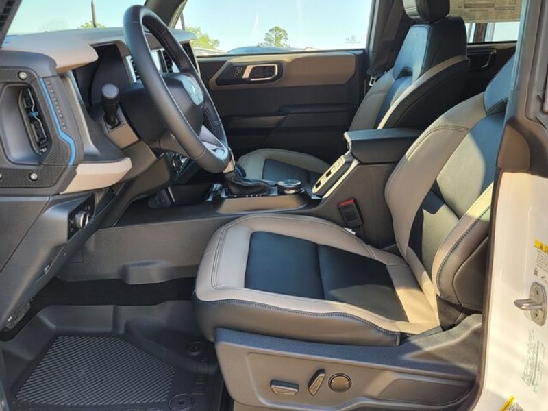 2024 Ford Bronco Wildtrak photo 5