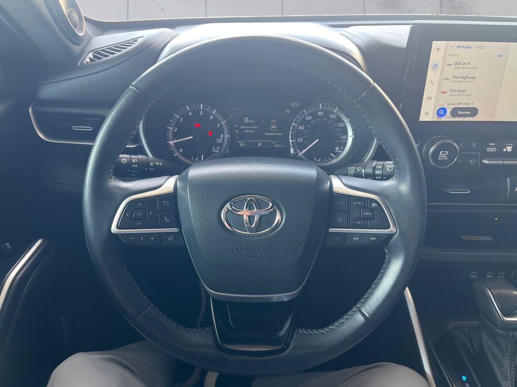 2023 Toyota Highlander XSE photo 9