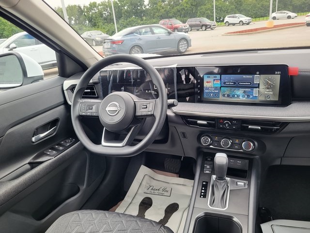 2025 Nissan Kicks SV photo 15
