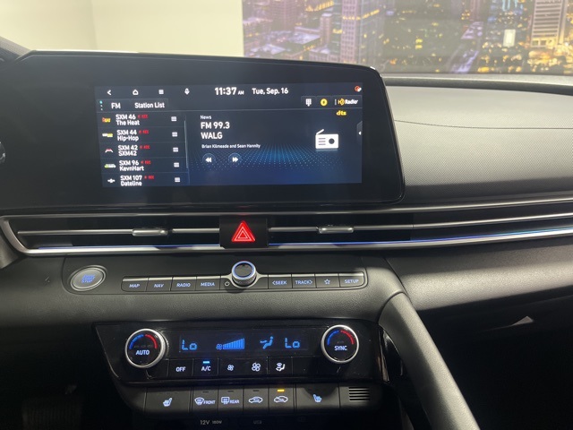 2025 Hyundai Elantra SEL Convenience photo 16