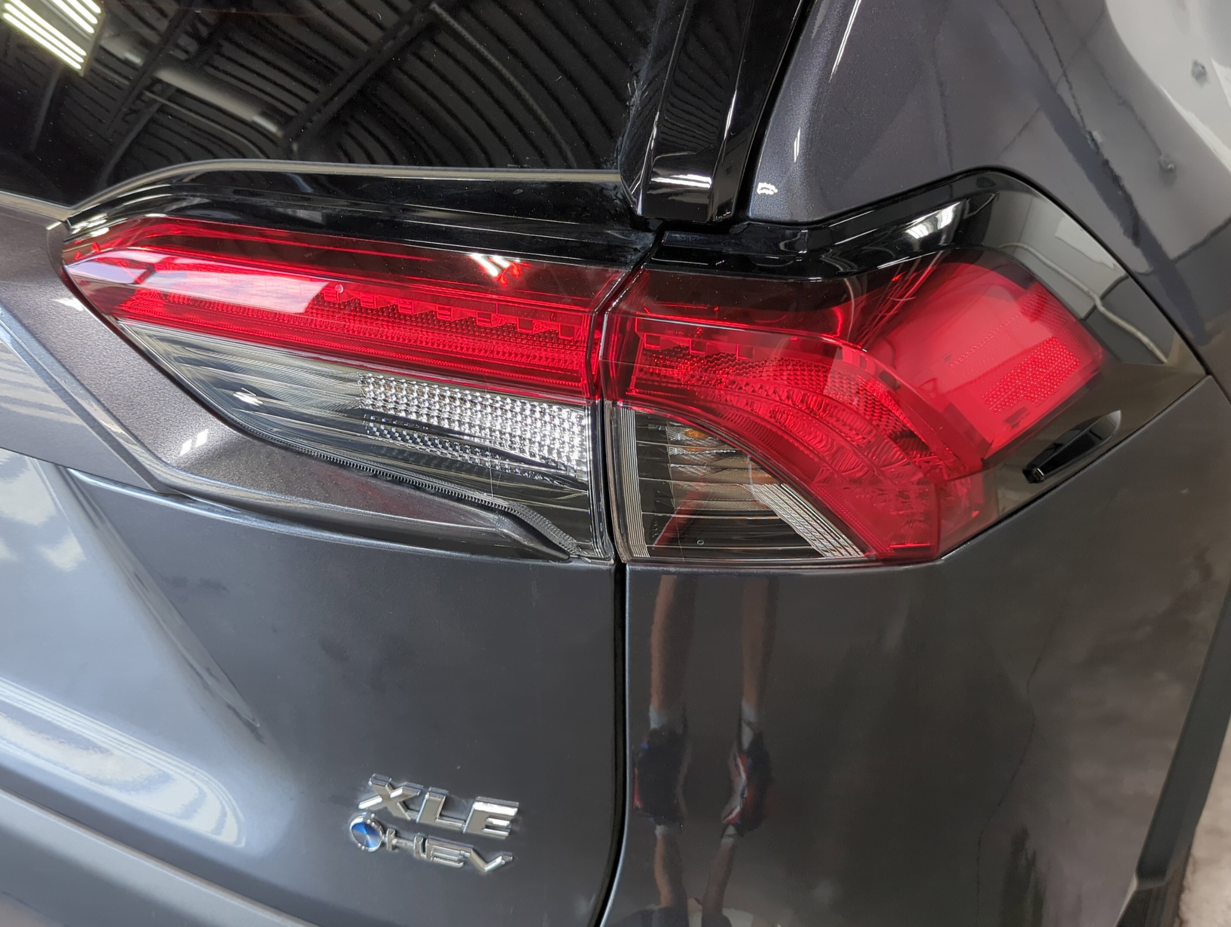 2025 Toyota RAV4 Hybrid XLE photo 10