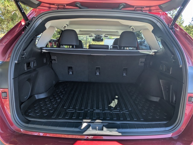 2023 Subaru Outback Touring photo 4