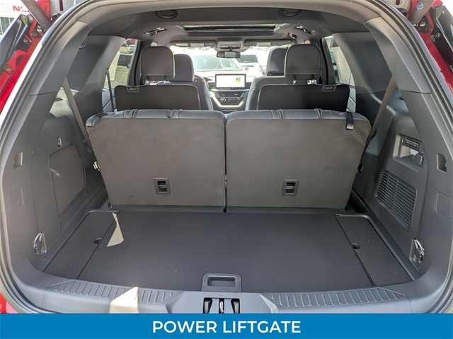 2025 Ford Explorer ST photo 2