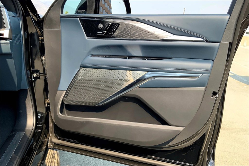 2026 Cadillac Escalade IQ Premium Sport photo 30