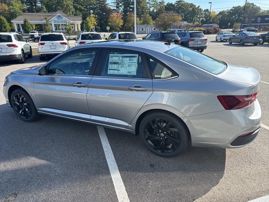 2026 Volkswagen Jetta 1.5T SE photo 2