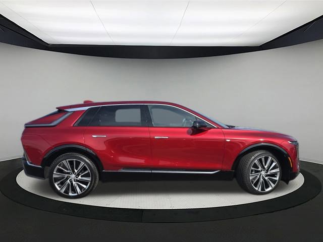 2024 Cadillac Lyriq Luxury photo 8