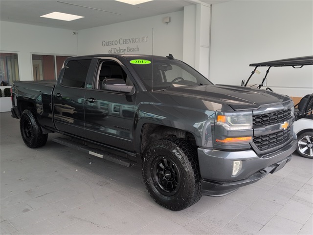 2017 Chevrolet Silverado 1500 LT photo 2