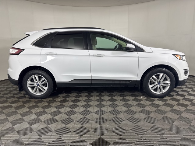 2016 Ford Edge SEL photo 2