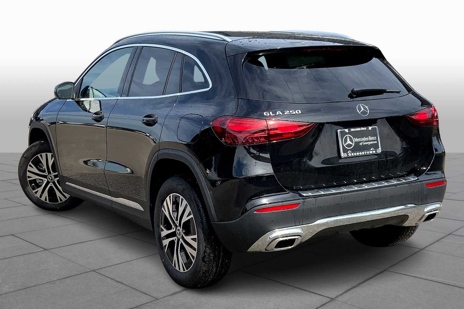 2025 Mercedes Benz GLA 250 photo 4