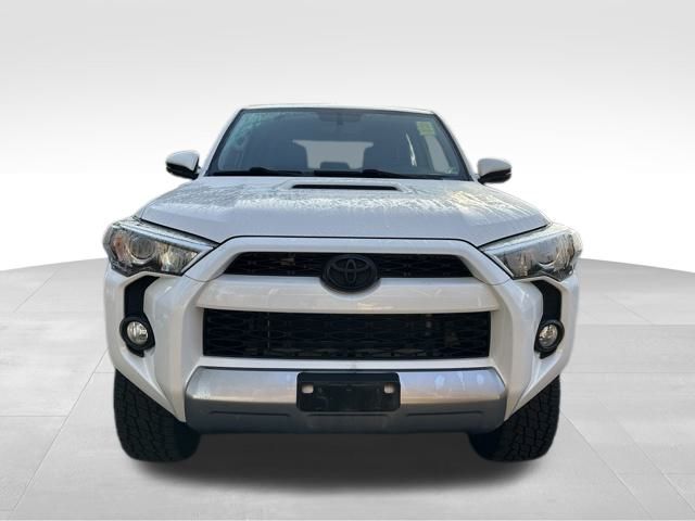 2019 Toyota 4Runner TRD Off-Road Premium photo 8