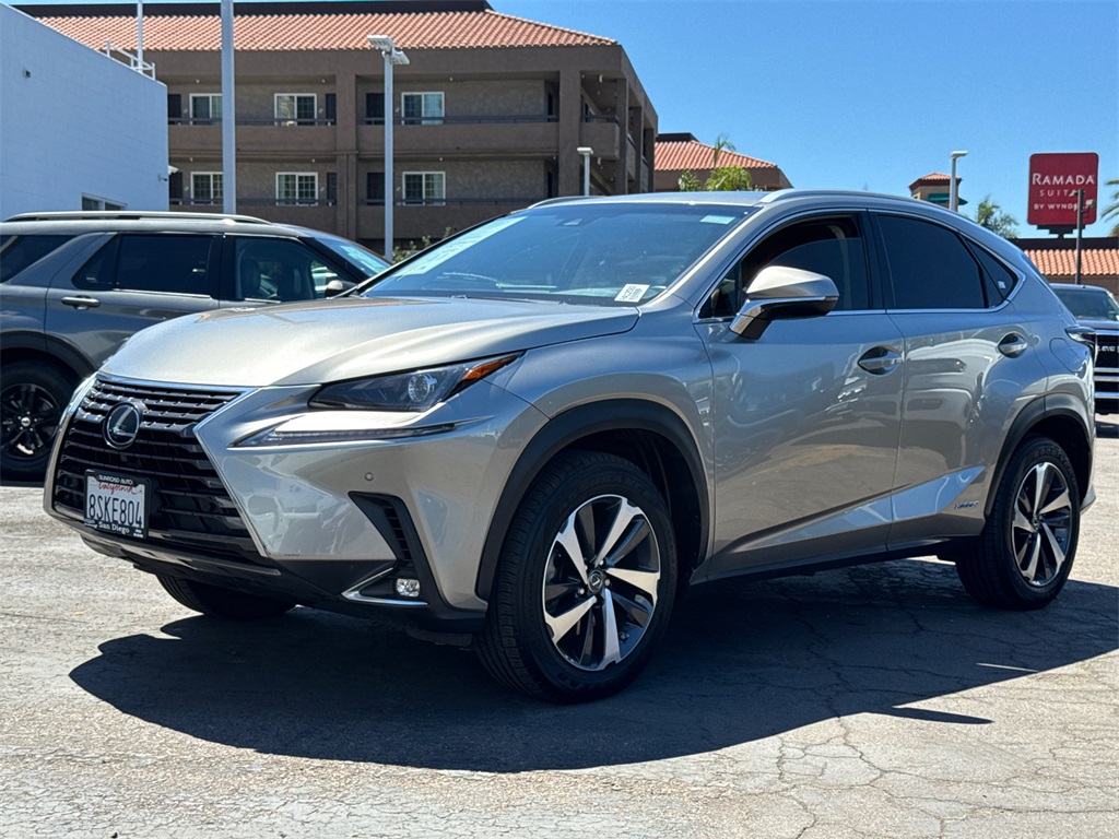 2018 Lexus NX 300h Luxury photo 4