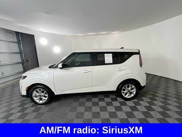 2024 Kia Soul S photo 3