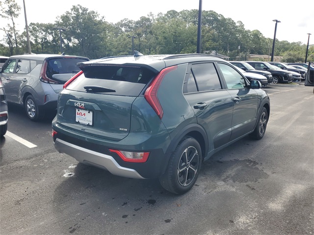 2025 Kia Niro Plug-In Hybrid EX photo 3