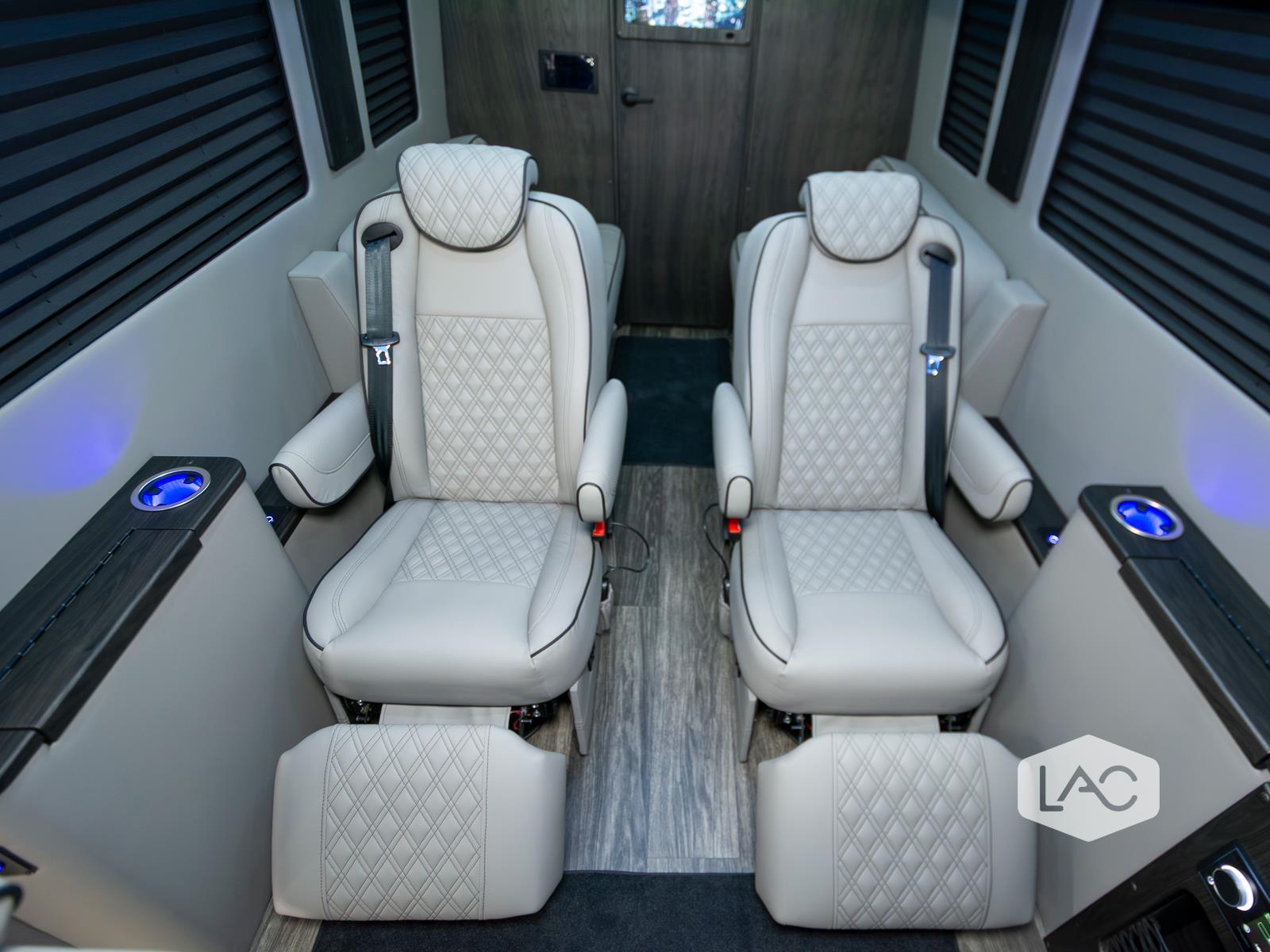 2025 Mercedes Benz Sprinter 3500 photo 6