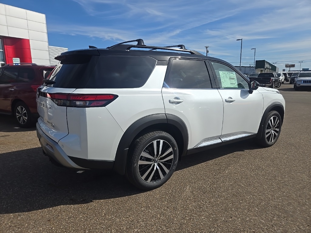 2025 Nissan Pathfinder Platinum photo 6