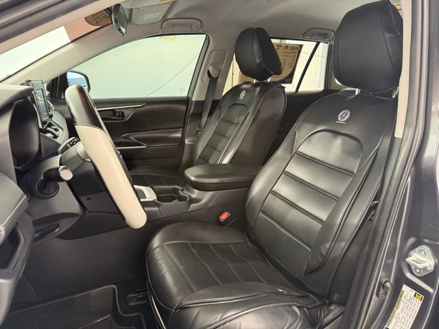 2019 Toyota RAV4 LE photo 19
