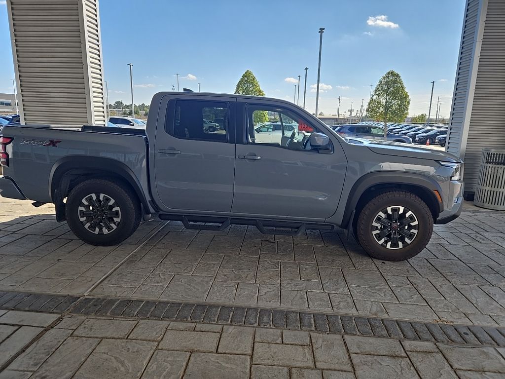 2024 Nissan Frontier PRO-X's photo
