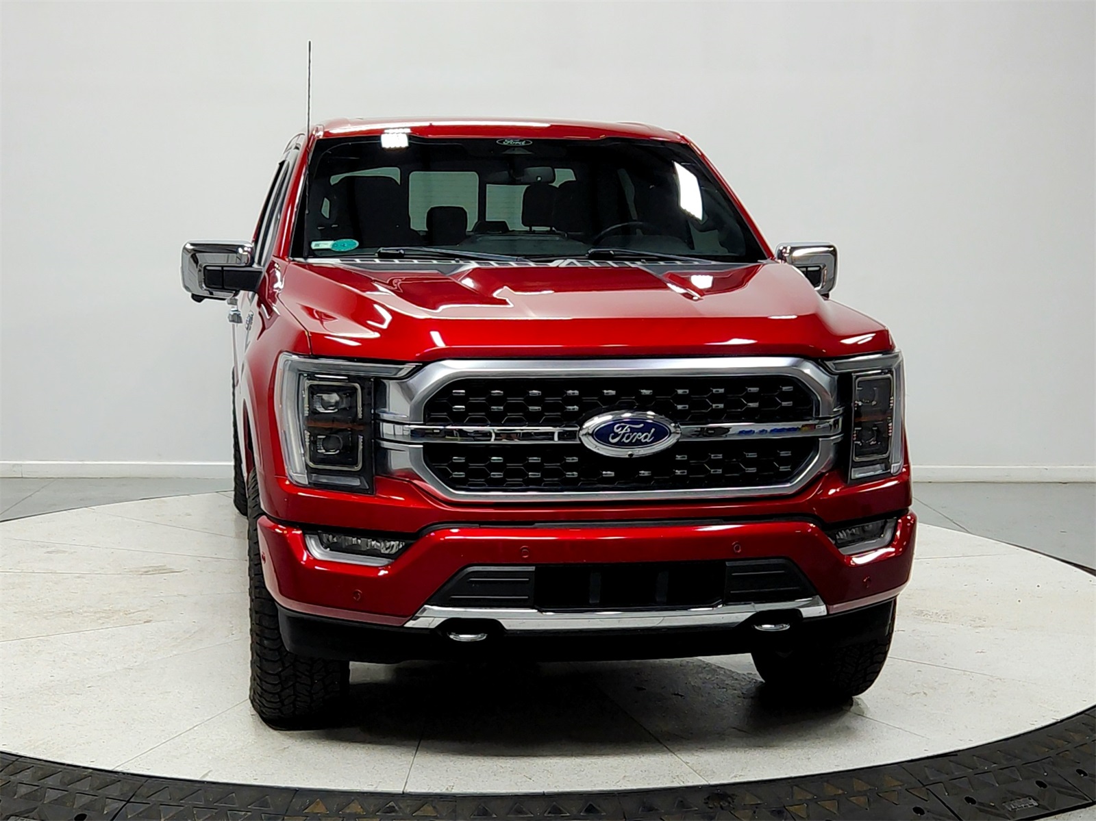 2022 Ford F-150 Platinum photo 2