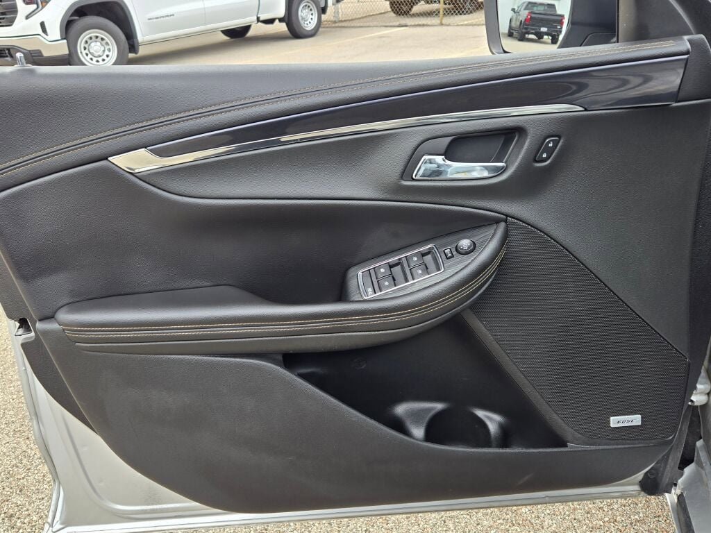 2019 Chevrolet Impala Premier photo 18