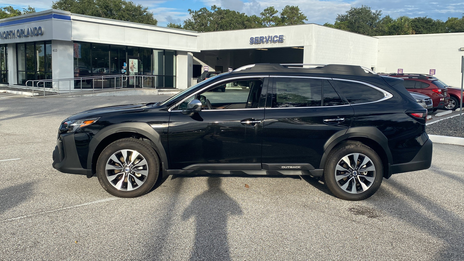 2025 Subaru Outback Touring photo 4