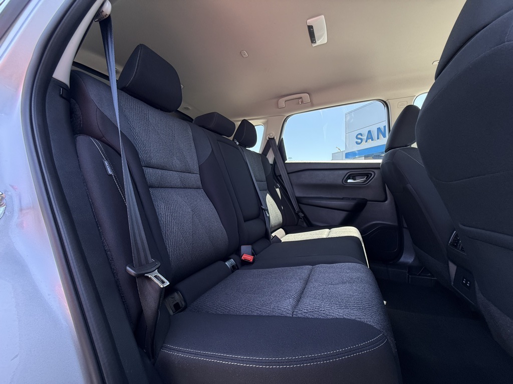 2024 Nissan Rogue SV photo 27
