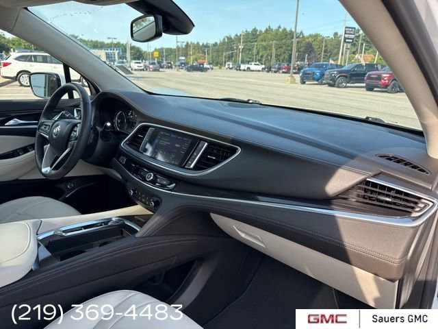 2022 Buick Enclave Essence photo 24