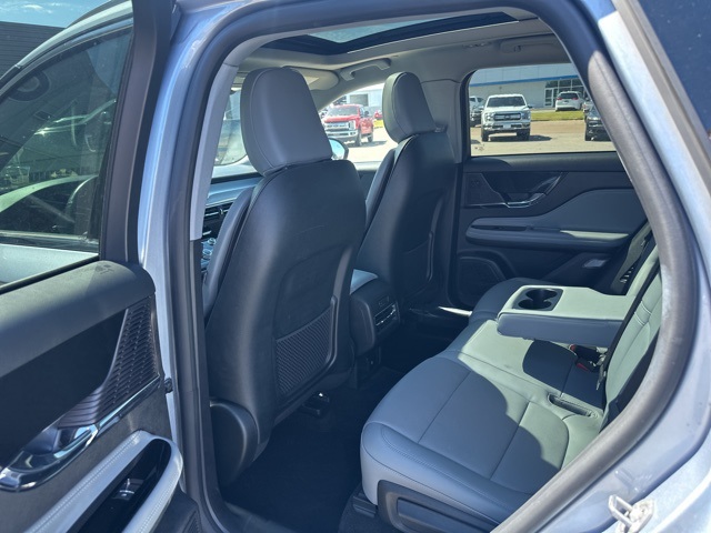 2022 Lincoln Corsair Standard photo 17