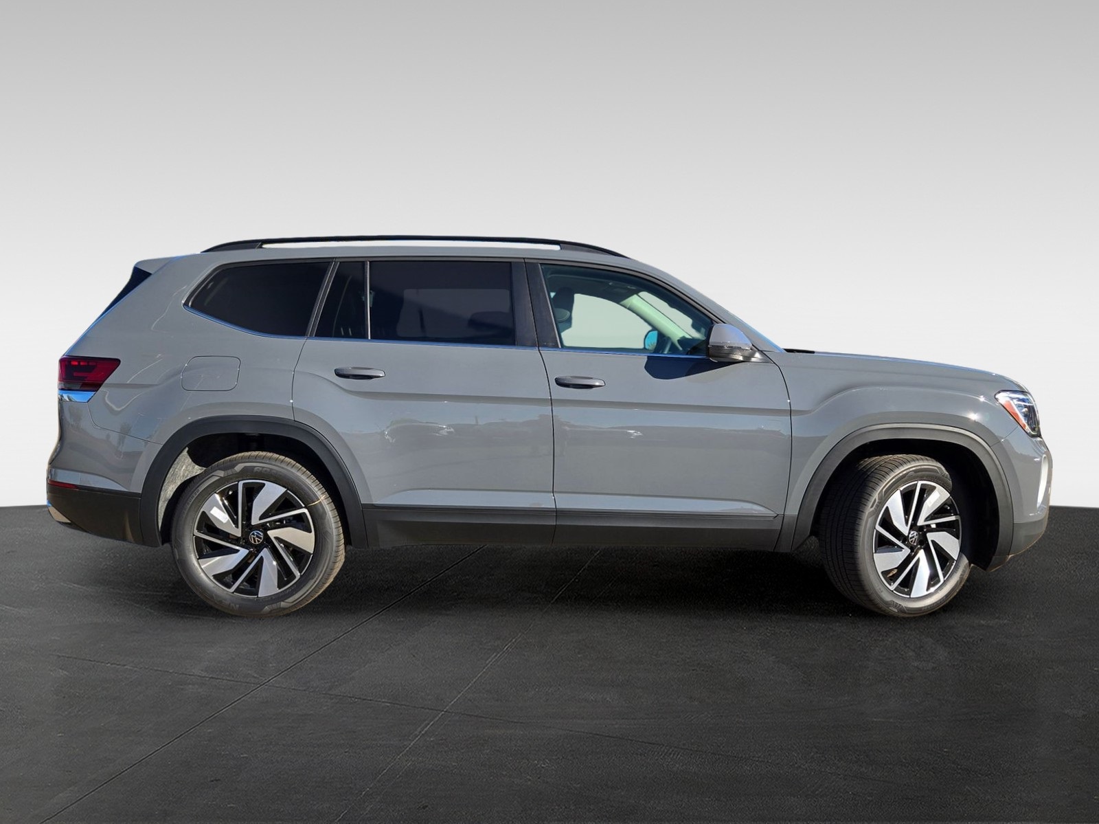 2026 Volkswagen Atlas SE Technology photo 3