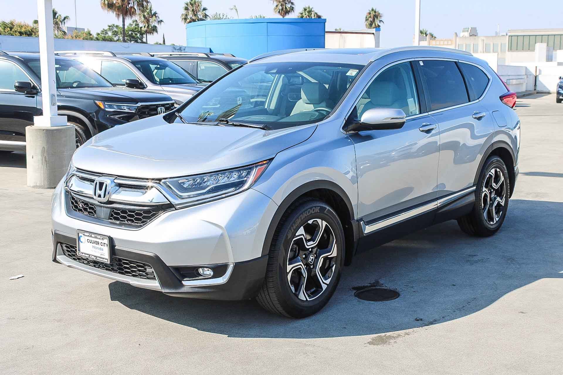 2019 Honda CR-V Touring photo 3