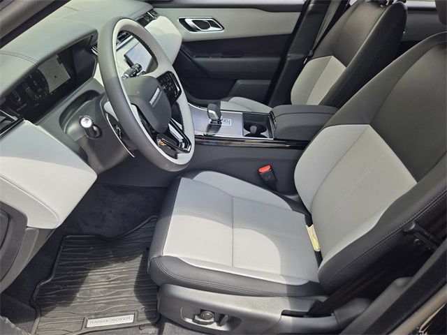2026 Land Rover Range Rover Velar SE photo 8