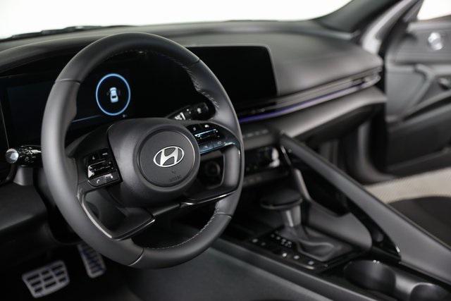 2025 Hyundai Elantra Hybrid SEL Sport photo 11