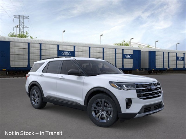 2026 Ford Explorer photo 3