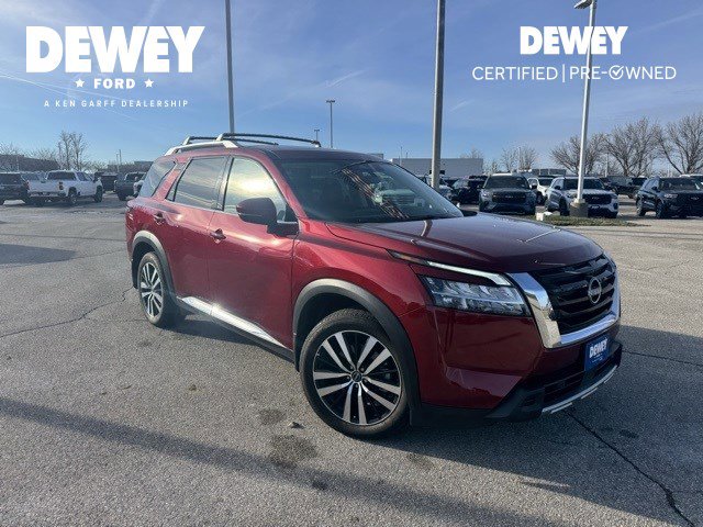 2024 Nissan Pathfinder Platinum's photo