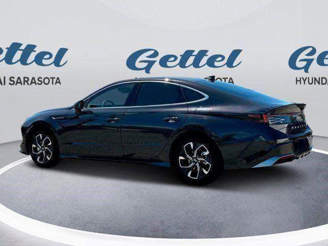 2025 Hyundai Sonata SEL photo 4