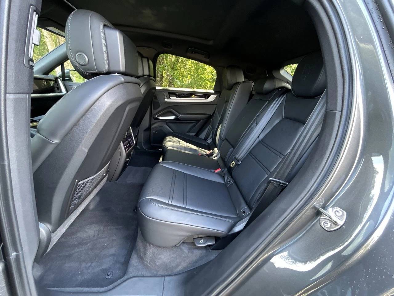 2025 Porsche Cayenne E-Hybrid Coupe photo 26