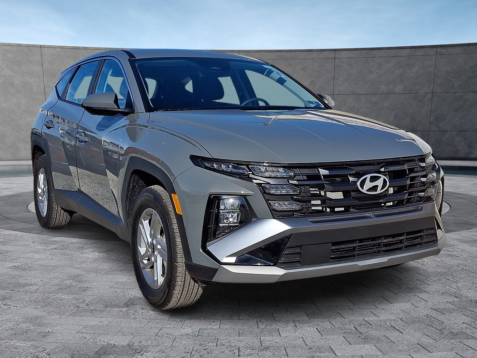 2025 Hyundai Tucson SE photo 2