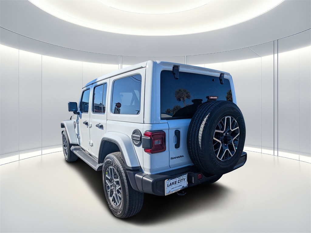 2026 Jeep Wrangler Sahara photo 4