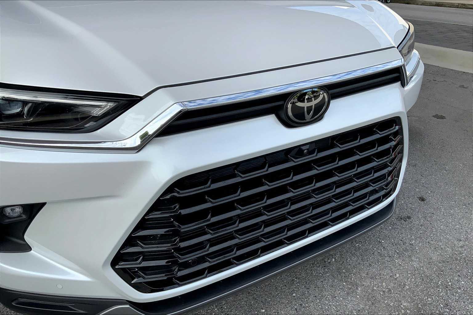 2024 Toyota Grand Highlander Platinum photo 29