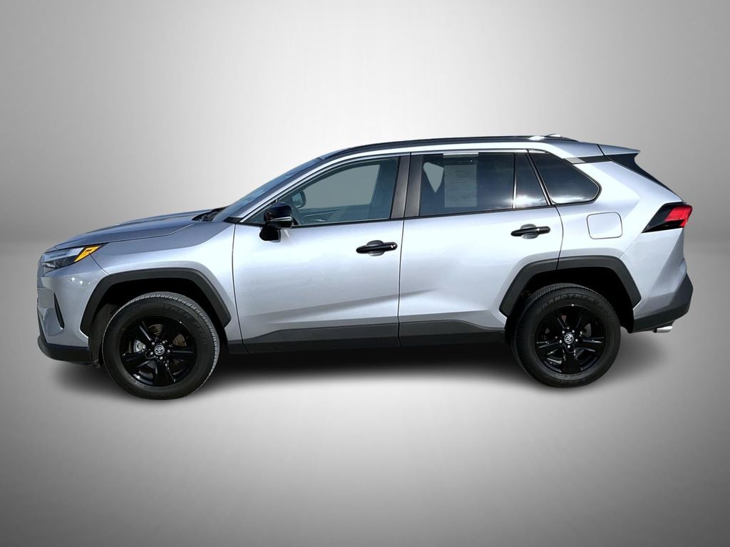 2023 Toyota RAV4 XLE photo 7