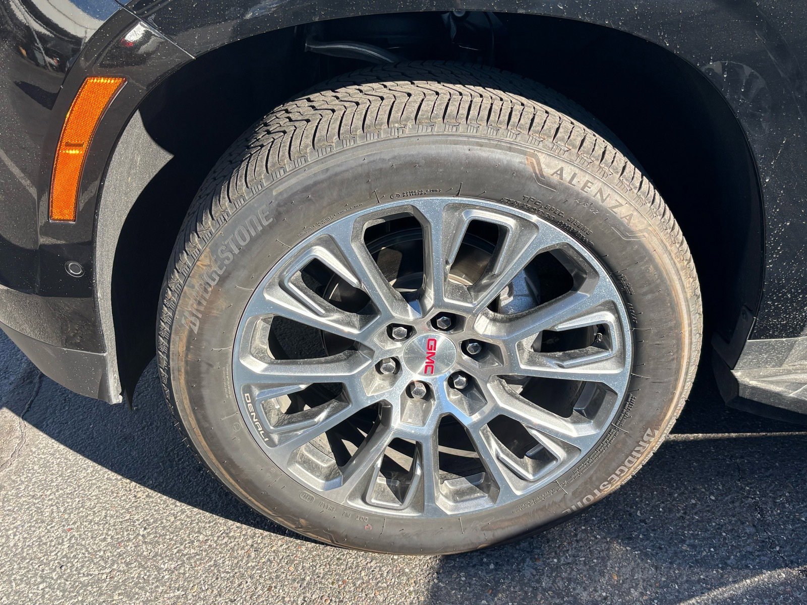 2025 Gmc Yukon XL Denali photo 3