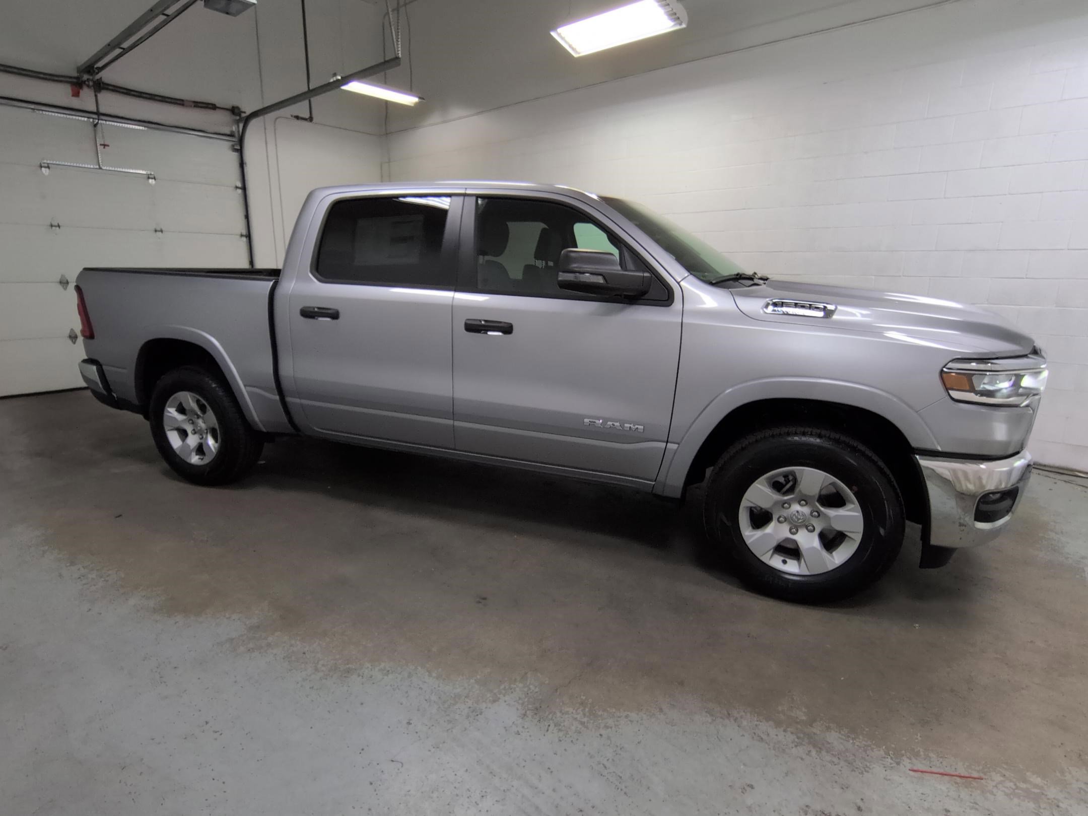 2025 Ram 1500 Big Horn photo 2