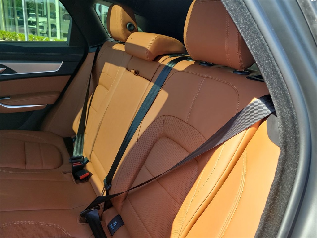 2026 Jaguar F-PACE P400 R-Dynamic S photo 13