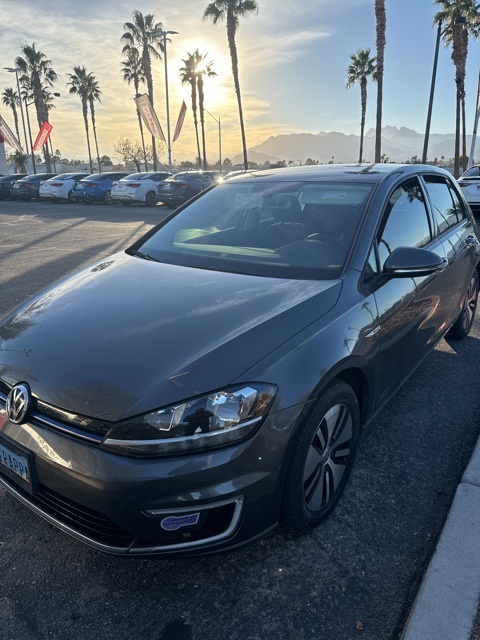 2019 Volkswagen e-Golf e-Golf SE's photo